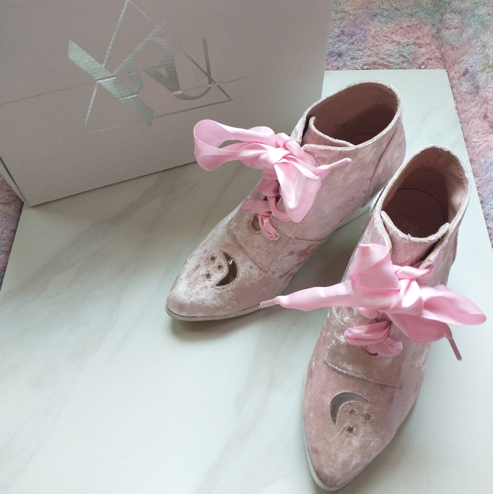 YRU Aura Lo Pink Velvet Booties